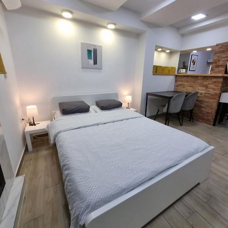 Apartmán Elegant Yellow Submarine Bělehrad Exteriér fotografie