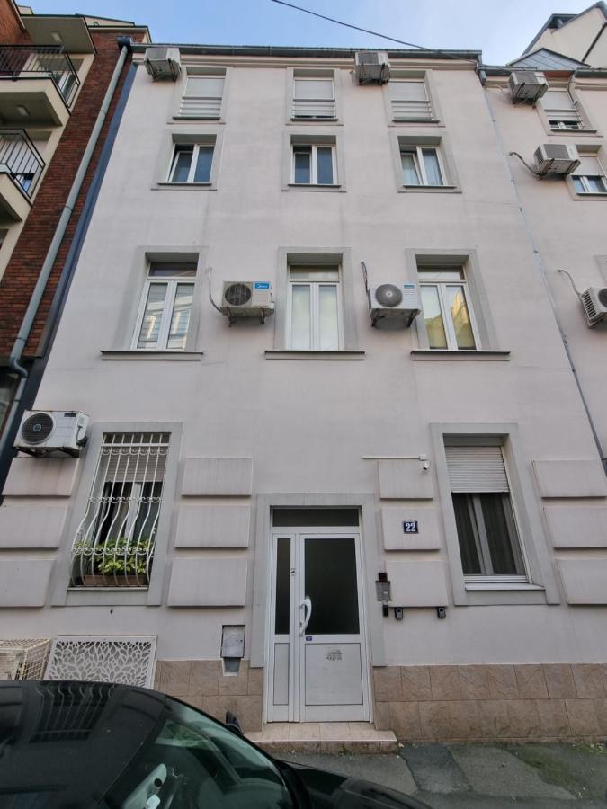 Apartmán Elegant Yellow Submarine Bělehrad Exteriér fotografie